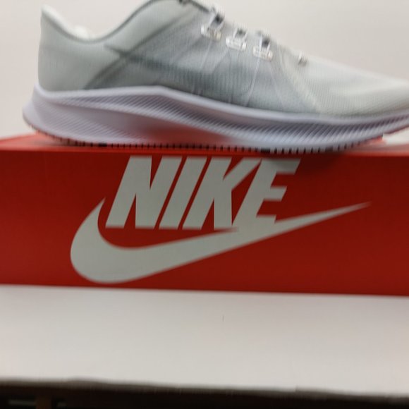 Women's Nike Quest 4 Road Running Shoes White Size 11 DA1106-100 - Picture 3 of 8